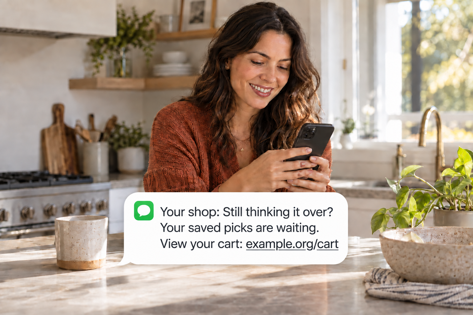 Recover an unfinished cart: a customer reading an example sms message